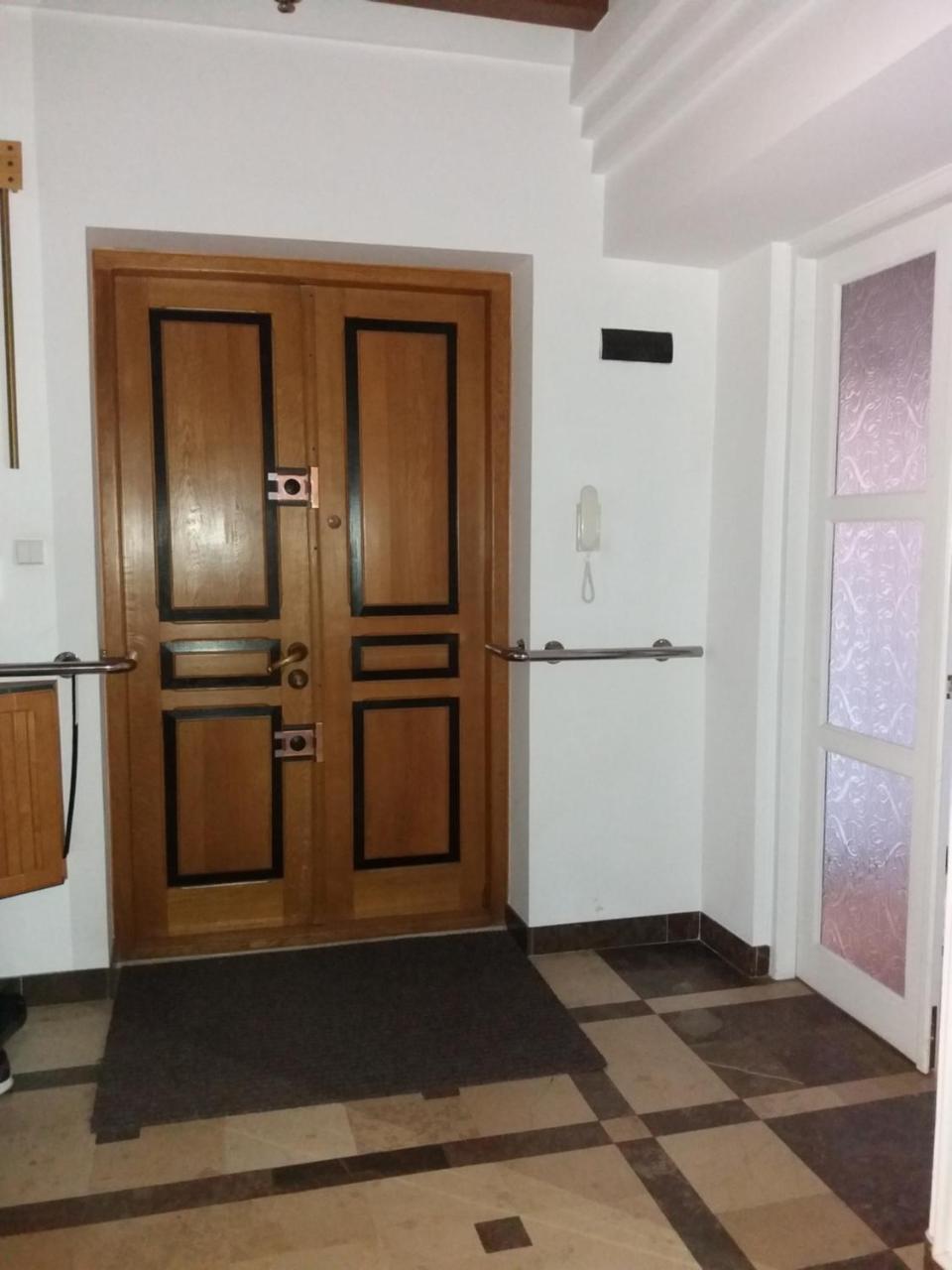 Wood Stara Ochota Privat overnatting