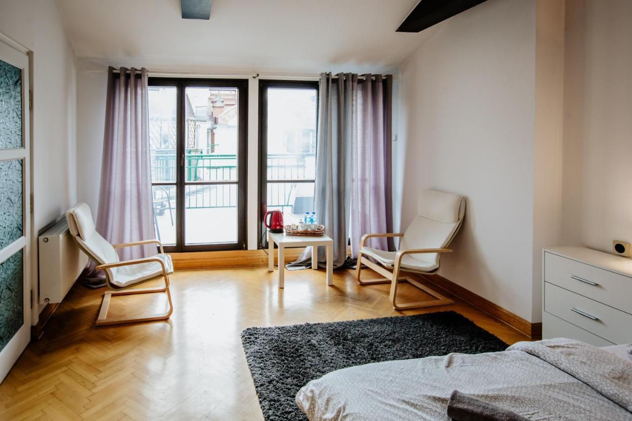 Wood Stara Ochota Privat overnatting Warszawa